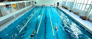 Ученые предупреждают: мочиться в бассейне опасно для здоровья.