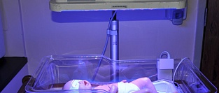Об использовании солнечного света в лечении желтухи новорожденных