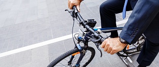 На работу пешком, на велосипеде или автомобиле. Влияние на здоровье